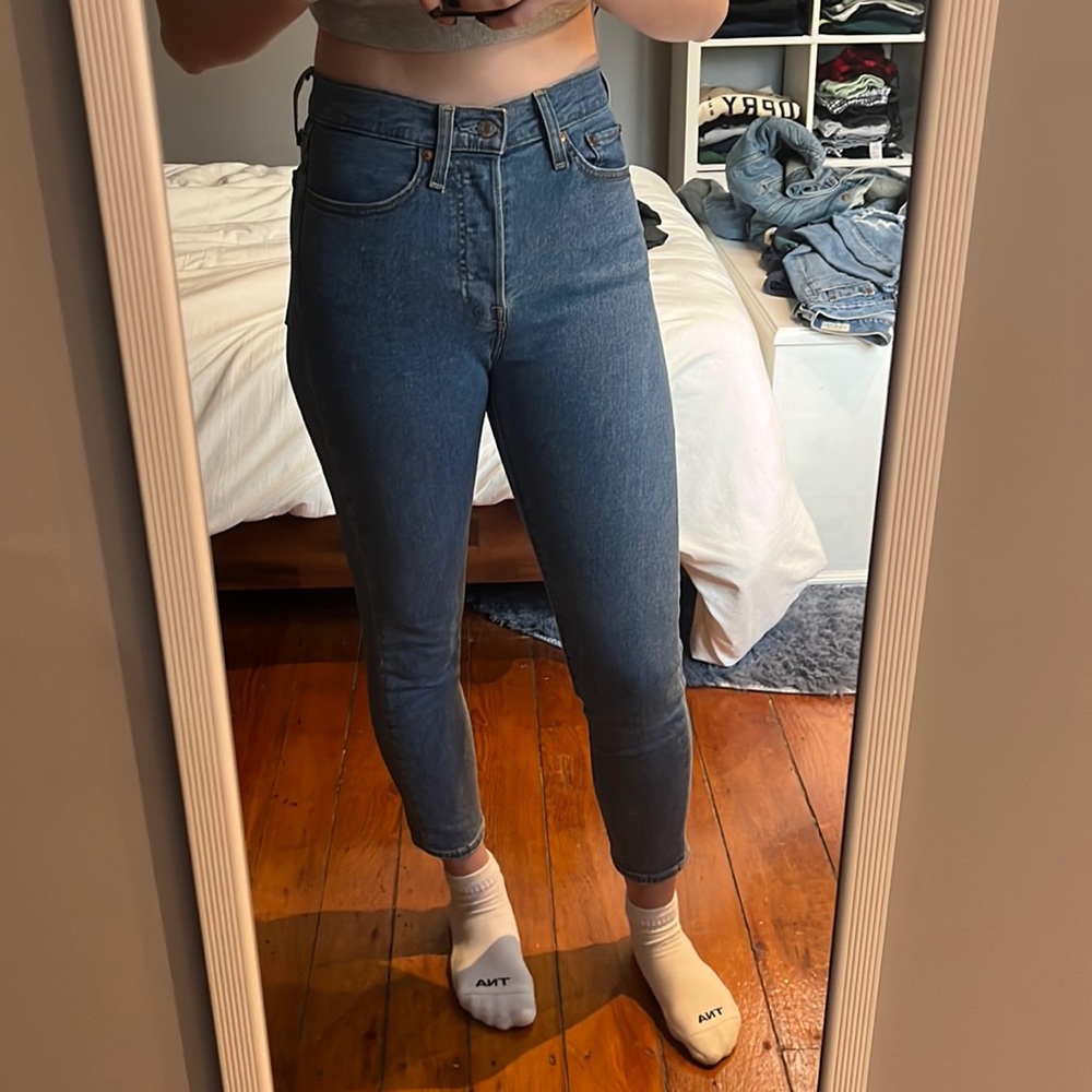 Levi’s size 27 high rise wedgie skinny jeans
